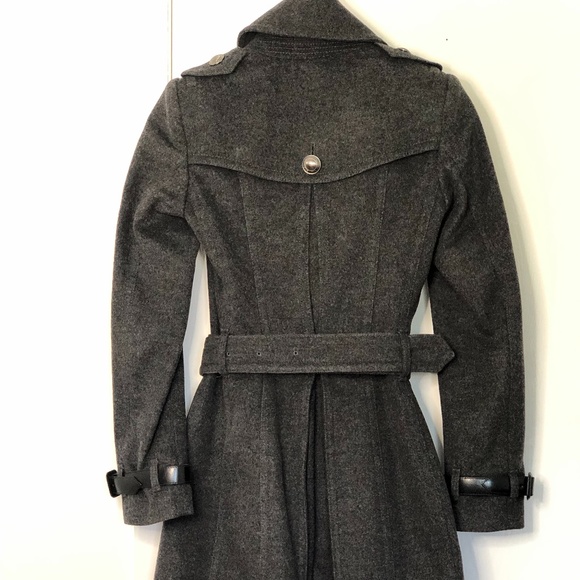 Burberry Wool and Cashmere Double-Breasted Coat - Picture 3 of 9